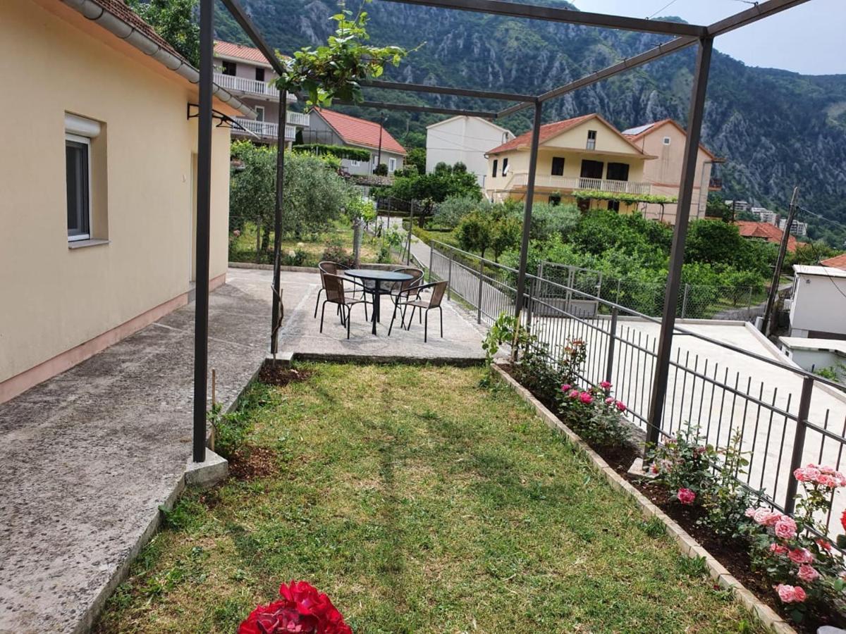 Apartment Marta Котор Екстер'єр фото