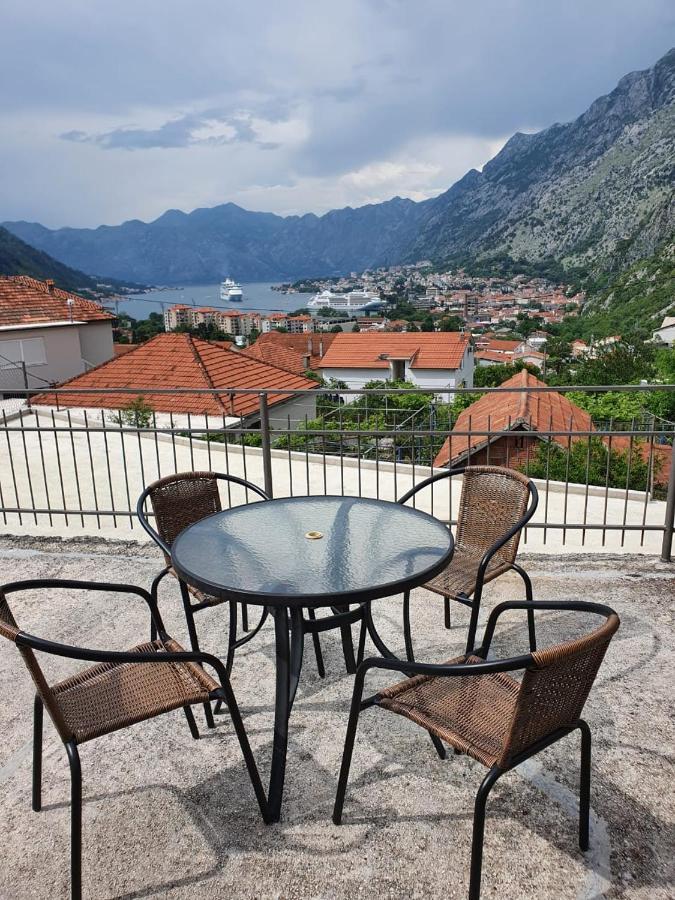 Apartment Marta Котор Екстер'єр фото