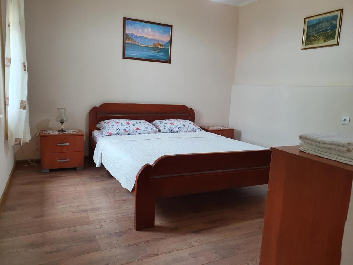 Apartment Marta Котор Екстер'єр фото